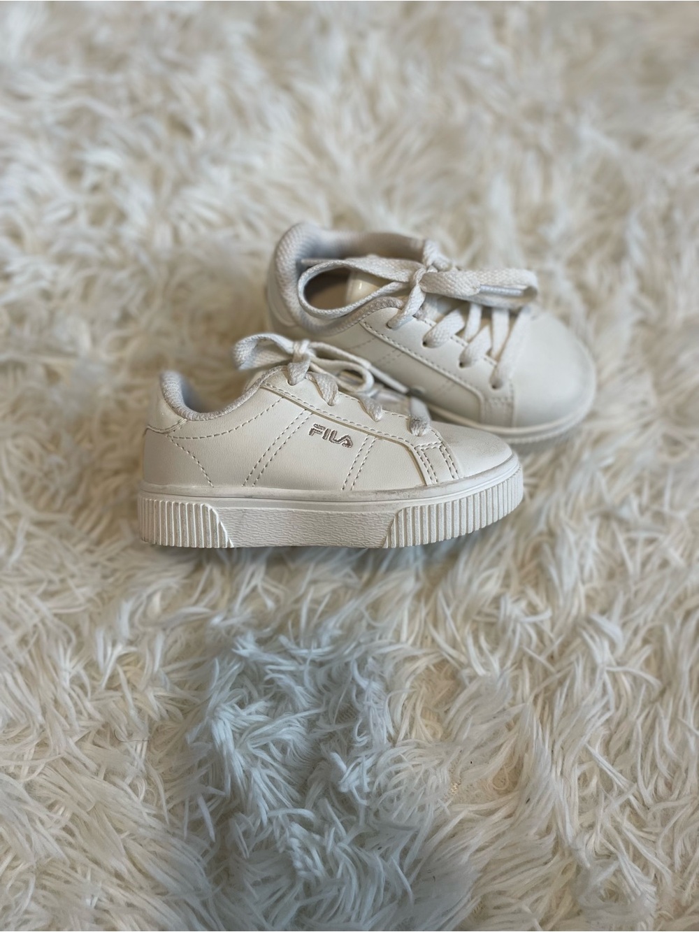 FILA Kids Cream Low-Top Sneakers